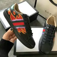 baskets paire de chaussures gucci femmes cowhide flame black